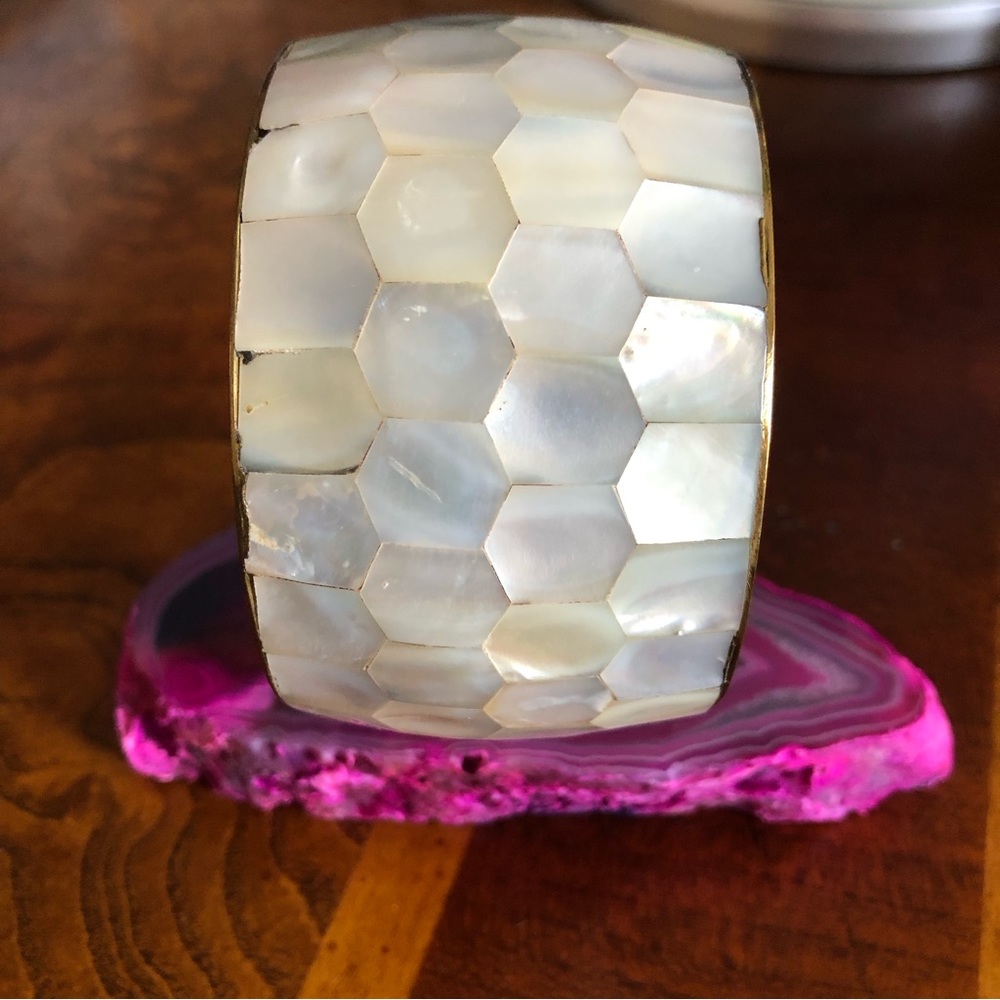Vintage 80s wide cleopatra style mother of Pearl bangle bracelet